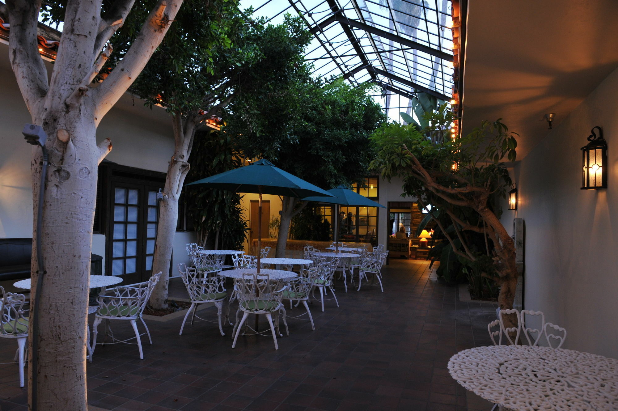 Clocktower Inn Ventura Exterior photo